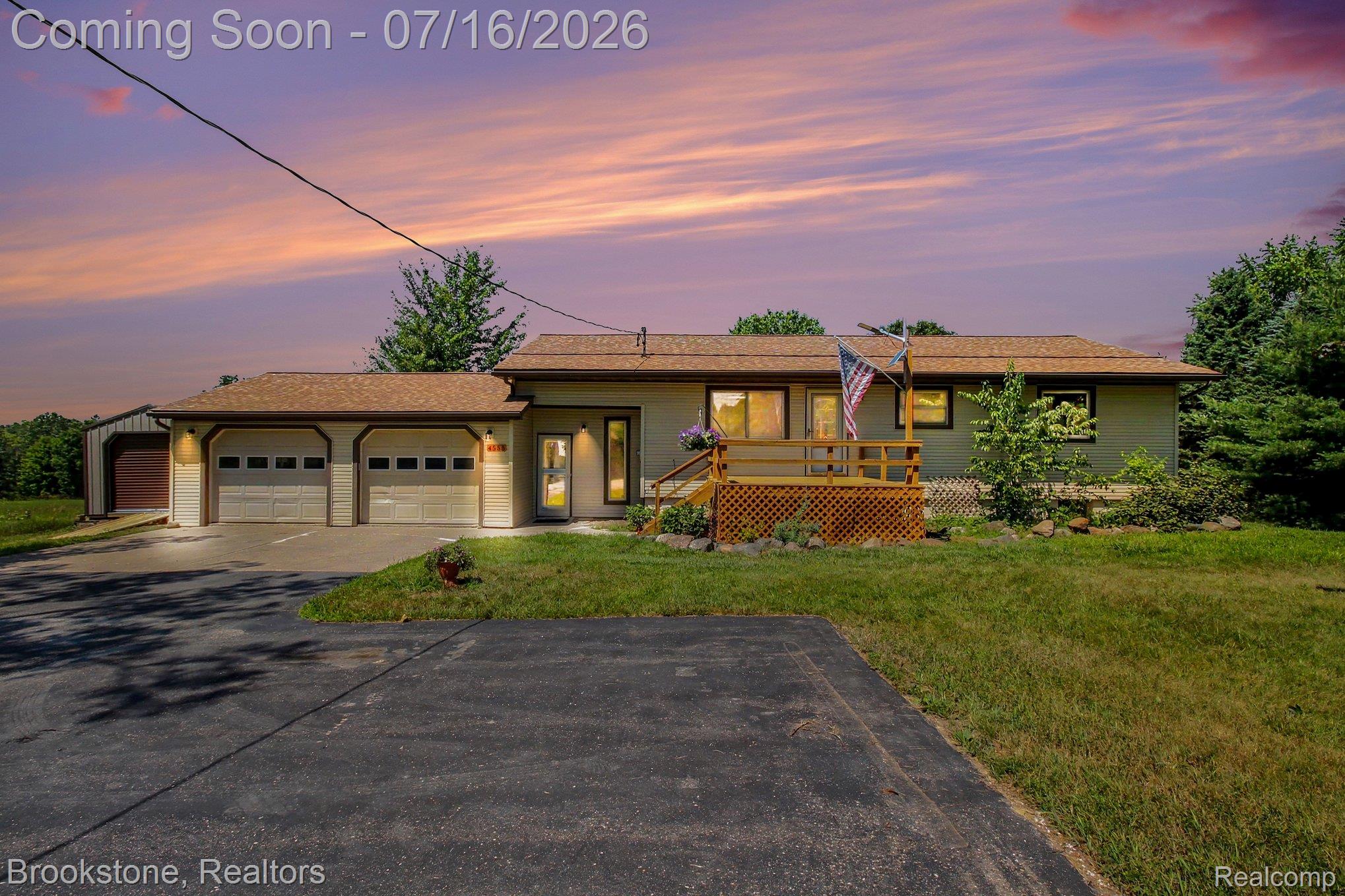 4555 Lonsberry Road Columbiaville, MI 48421 - Photo 1 of 29 033_file_5351.jpg