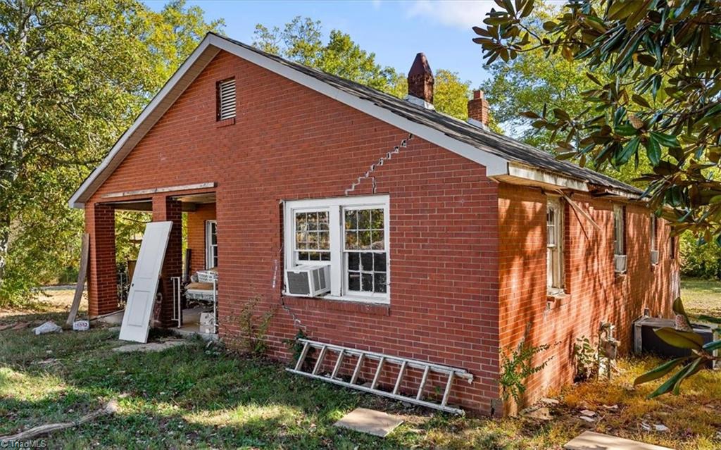 1901 South Elm Street High Point, NC 27260 - Photo 2 of 21