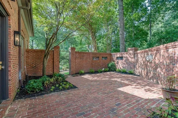 $1,699,000 | 425 River Oaks Road, Memphis, TN 38120