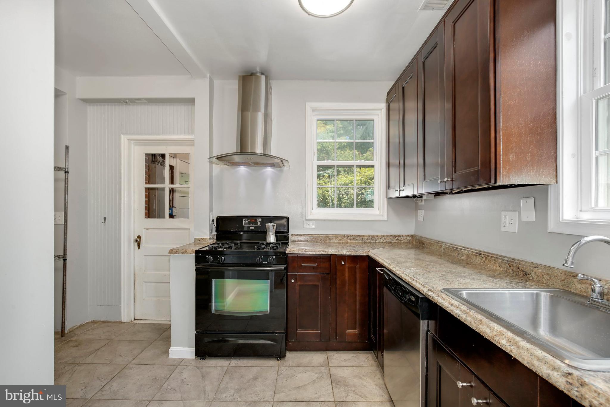 615 Wayne Avenue Silver Spring, MD 20910 - Photo 11 of 41 Gallery Image 11