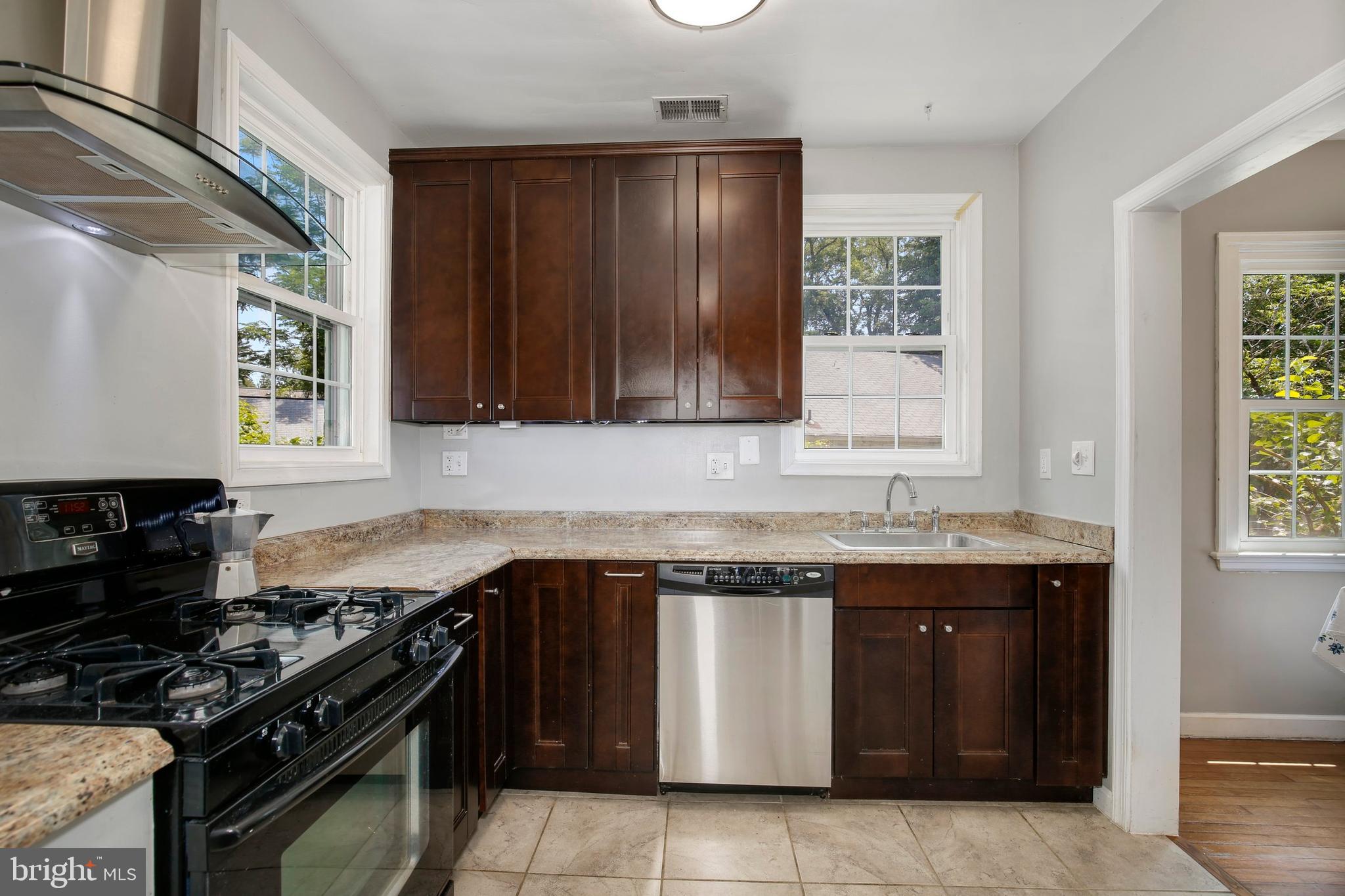 615 Wayne Avenue Silver Spring, MD 20910 - Photo 16 of 41 Gallery Image 16