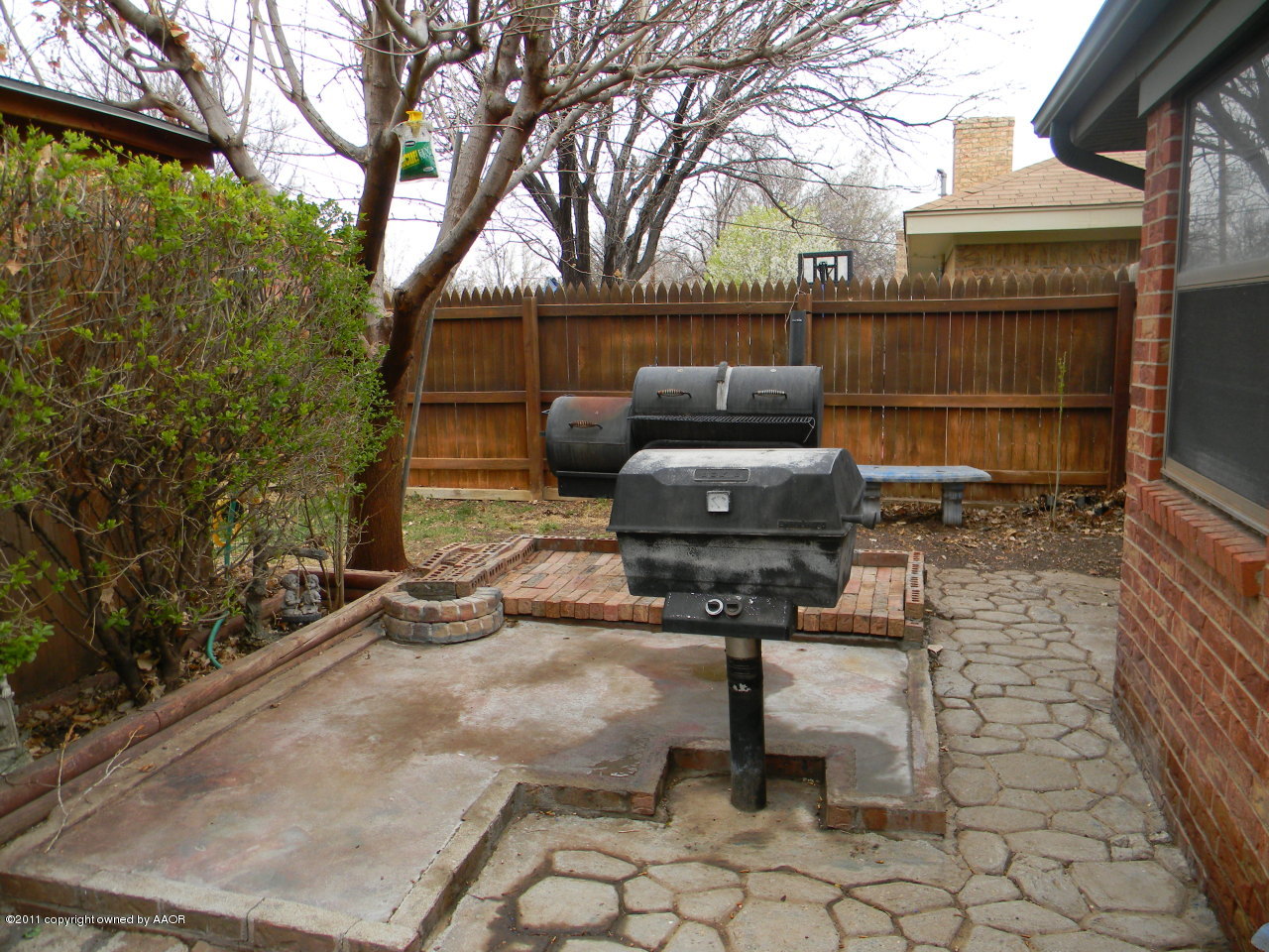 4434 Kingston Road Amarillo, TX 79109 - Photo 20 of 27 GRILL AREA IN BACKYARD