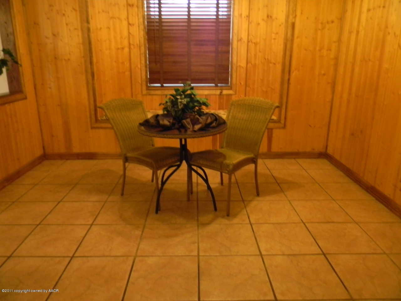 4434 Kingston Road Amarillo, TX 79109 - Photo 10 of 27 TILE FLOORING IN DINING W/ WINDOW SEAT