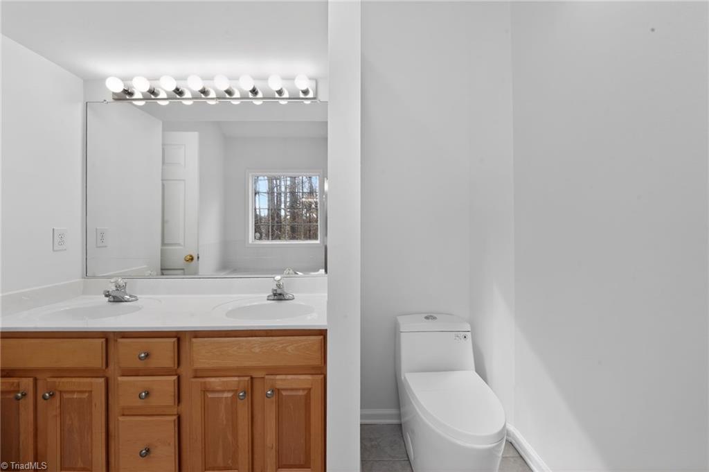 1846 Runner Stone Drive High Point, NC 27265 - Photo 28 of 31