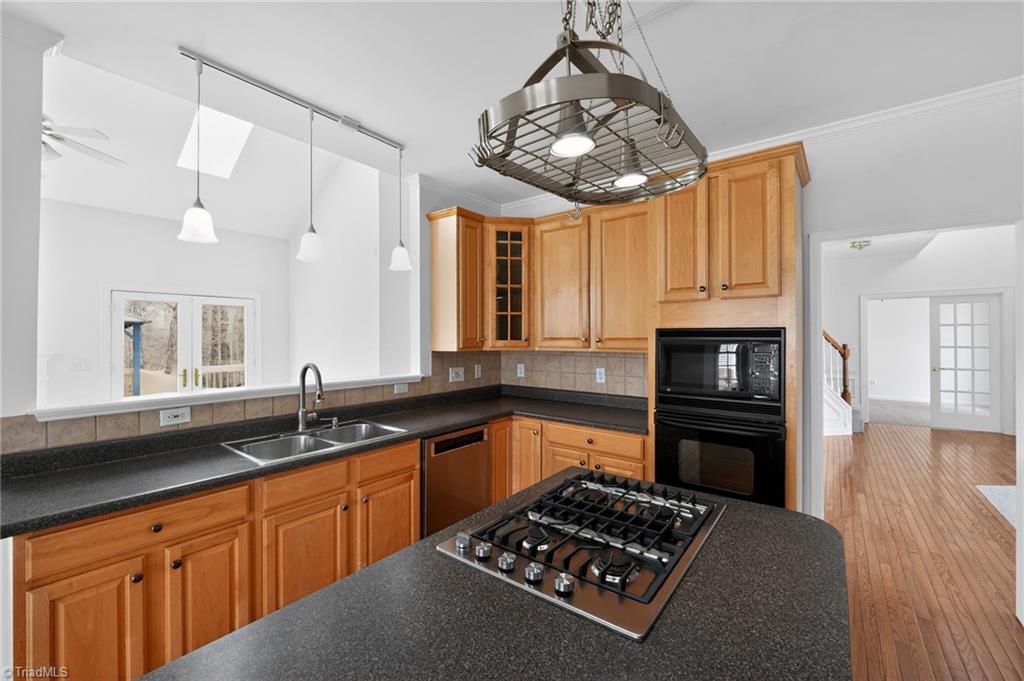 1846 Runner Stone Drive High Point, NC 27265 - Photo 4 of 31