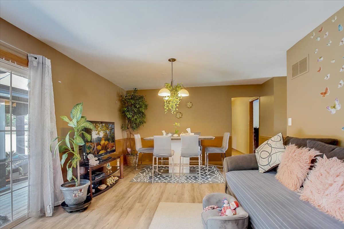 510 Beck Road Lindenhurst, IL 60046 - Photo 10 of 32