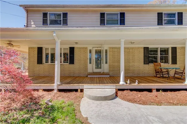 $999,500 | 692 West Union Grove Circle, Auburn, GA 30011