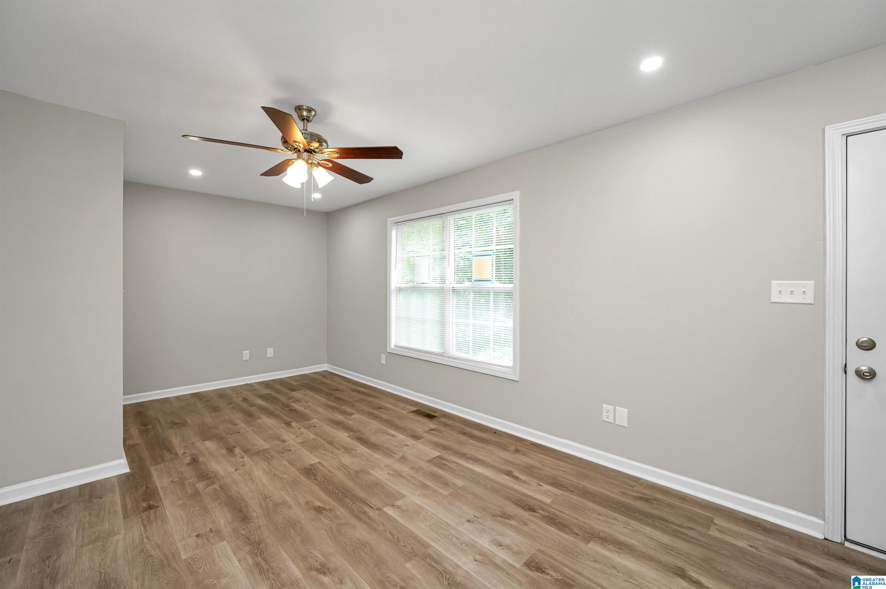 208 6th Street Docena, AL 35060 - Photo 4 of 24