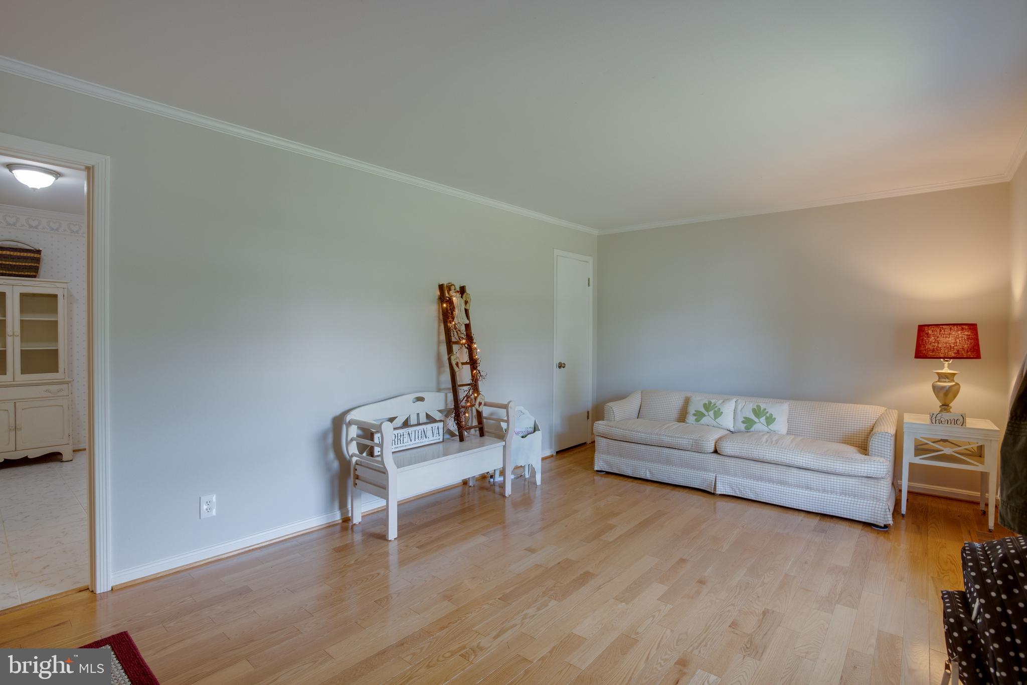 355 Gay Road Warrenton, VA 20186 - Photo 14 of 39 living room