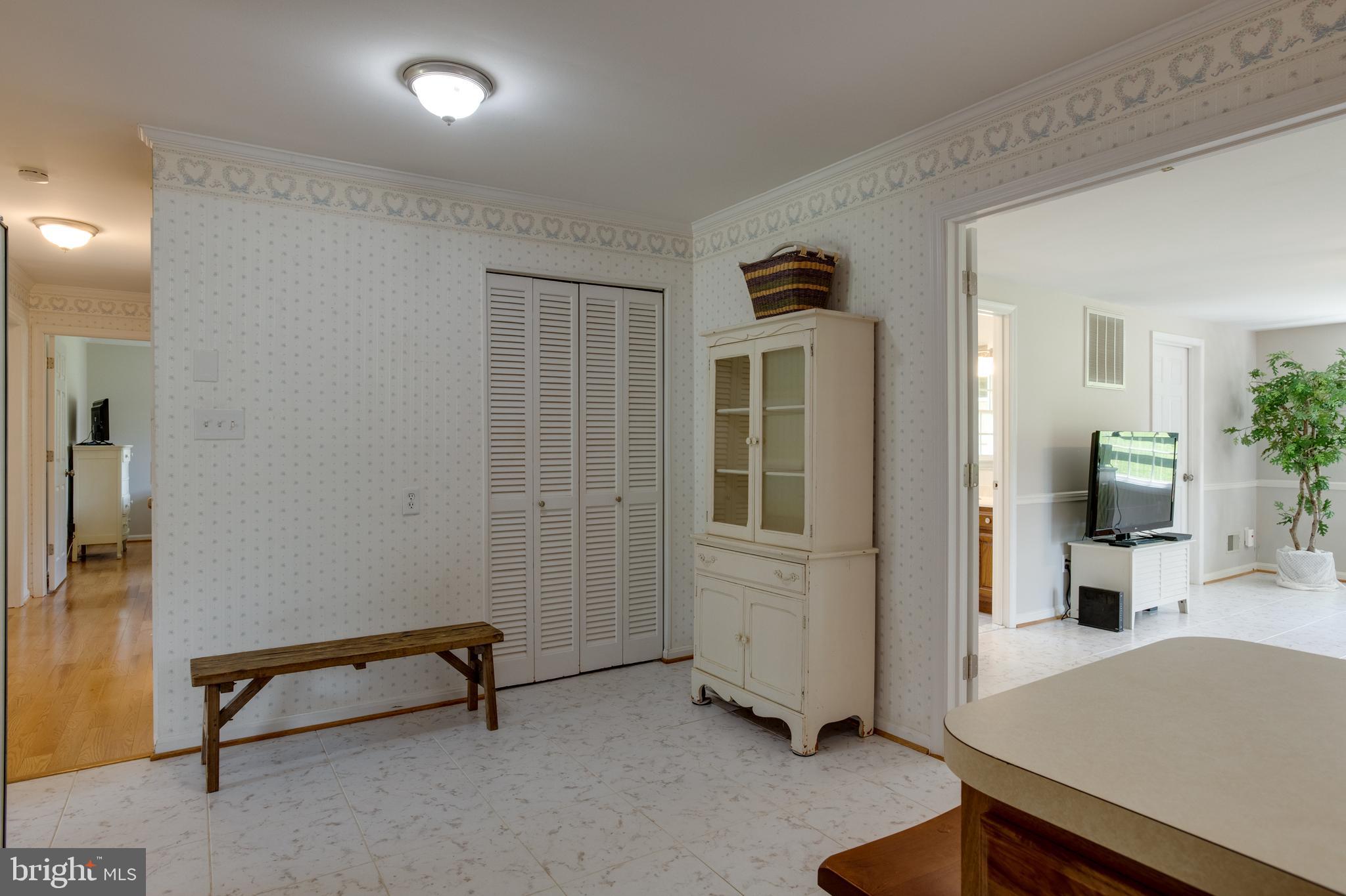 355 Gay Road Warrenton, VA 20186 - Photo 18 of 39 kitchen area for table