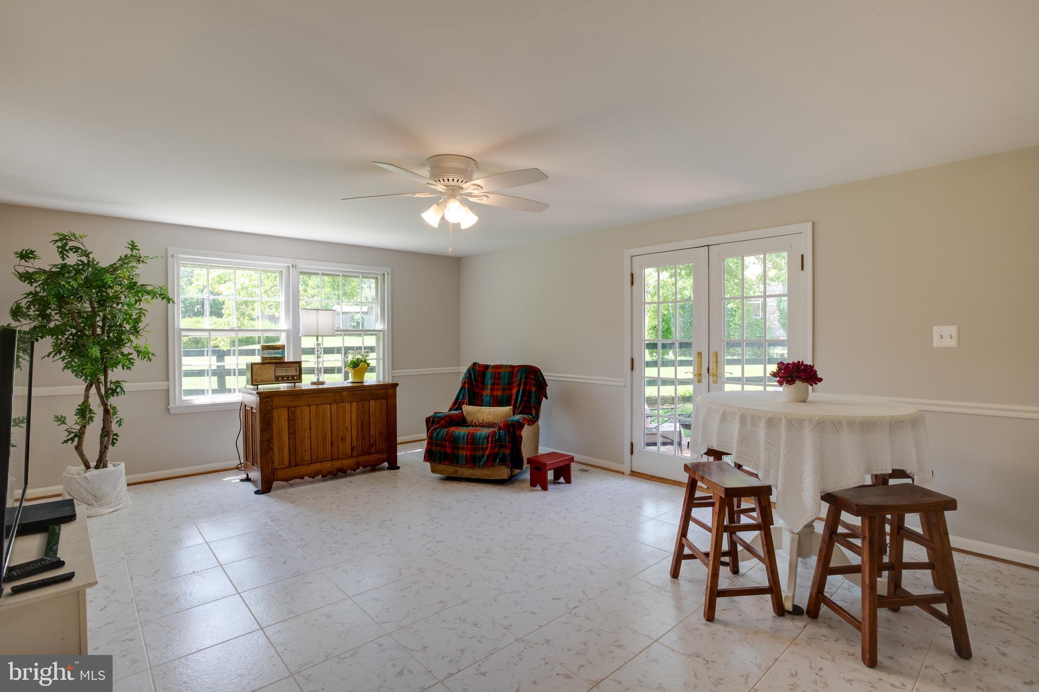 355 Gay Road Warrenton, VA 20186 - Photo 31 of 39 Great room