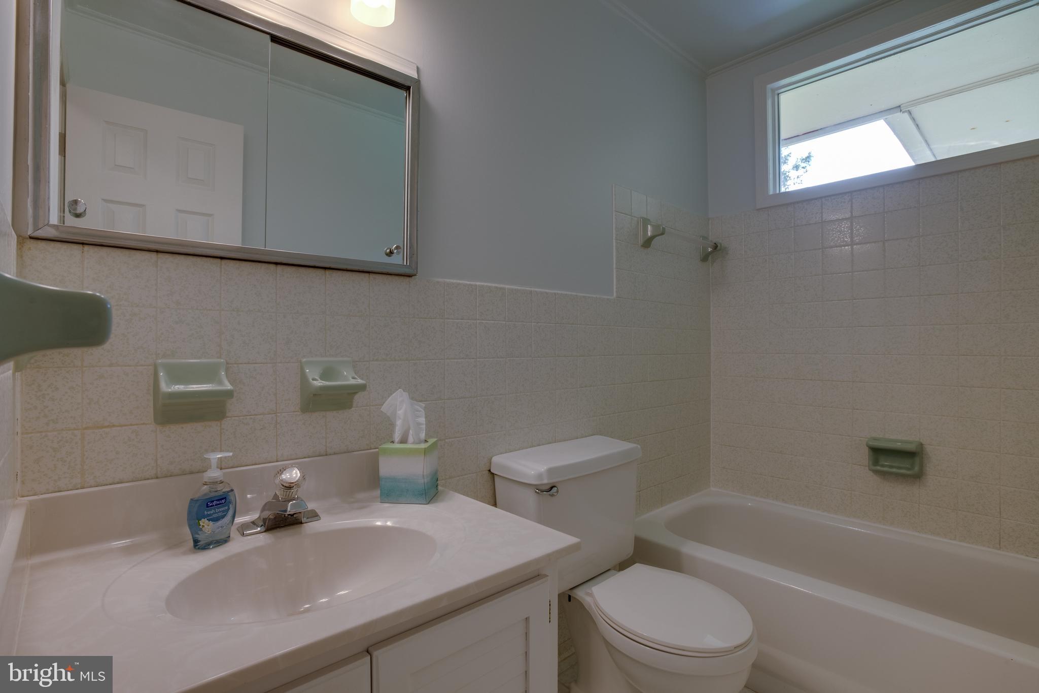 355 Gay Road Warrenton, VA 20186 - Photo 36 of 39 hall bath