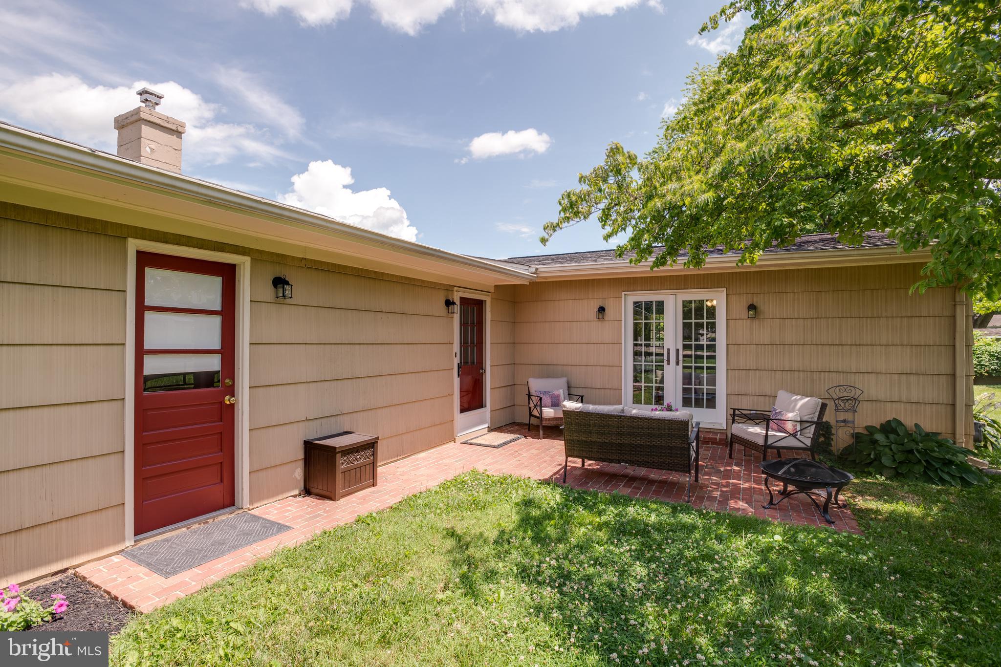 355 Gay Road Warrenton, VA 20186 - Photo 8 of 39 back and patio