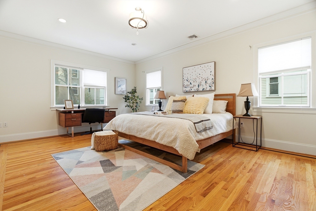 36 Naples Road Brookline, MA 02446 - Photo 13 of 33