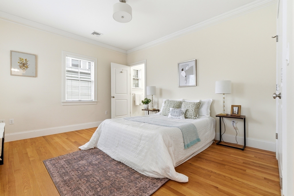 36 Naples Road Brookline, MA 02446 - Photo 19 of 33