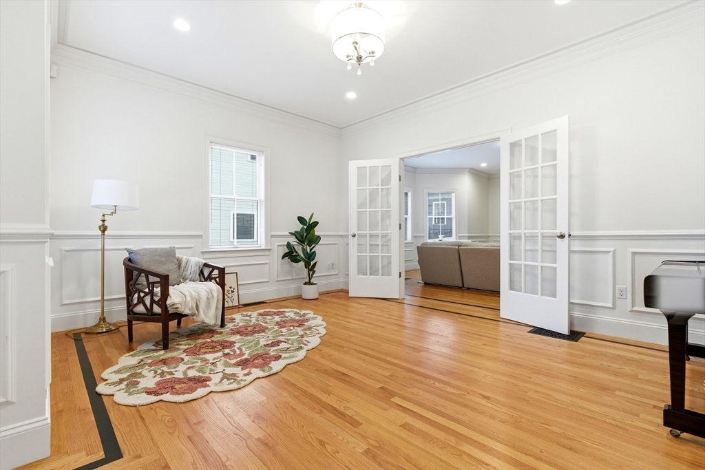 36 Naples Road Brookline, MA 02446 - Photo 9 of 33