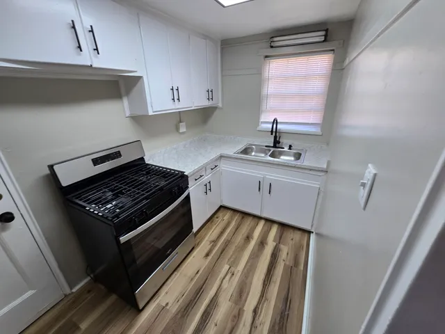 $1,015 | 1718 Grandin Road Southwest, Unit 14, Roanoke, VA 24015