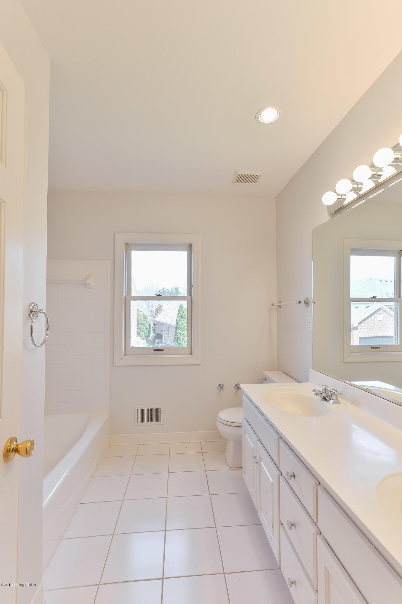 205 Pepperbush Road Louisville, KY 40207 - Photo 34 of 50 47 LSIR 20180315 5628