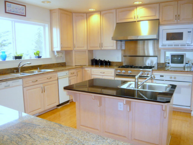 643 Isabella Road El Granada, CA 94019 - Photo 4 of 25 Gallery Image 4