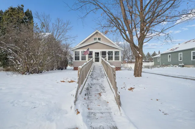 $289,900 | 704 Broadway Street, Cleveland, MN 56017