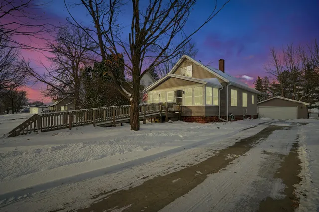 $289,900 | 704 Broadway Street, Cleveland, MN 56017