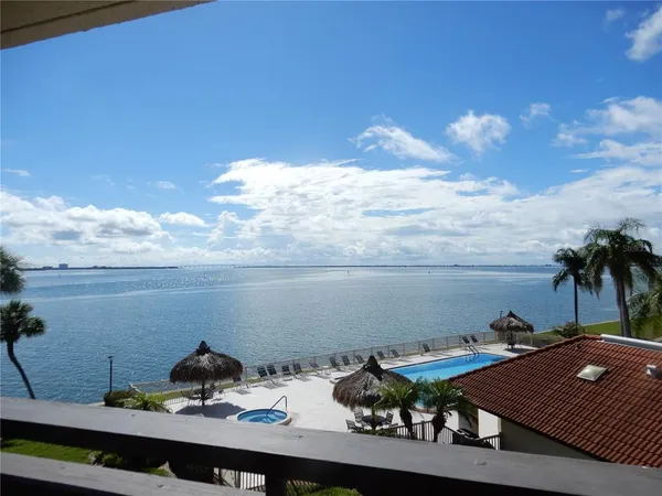 $3,300 | 103 1st Street East, Unit 210, Tierra Verde, FL 33715