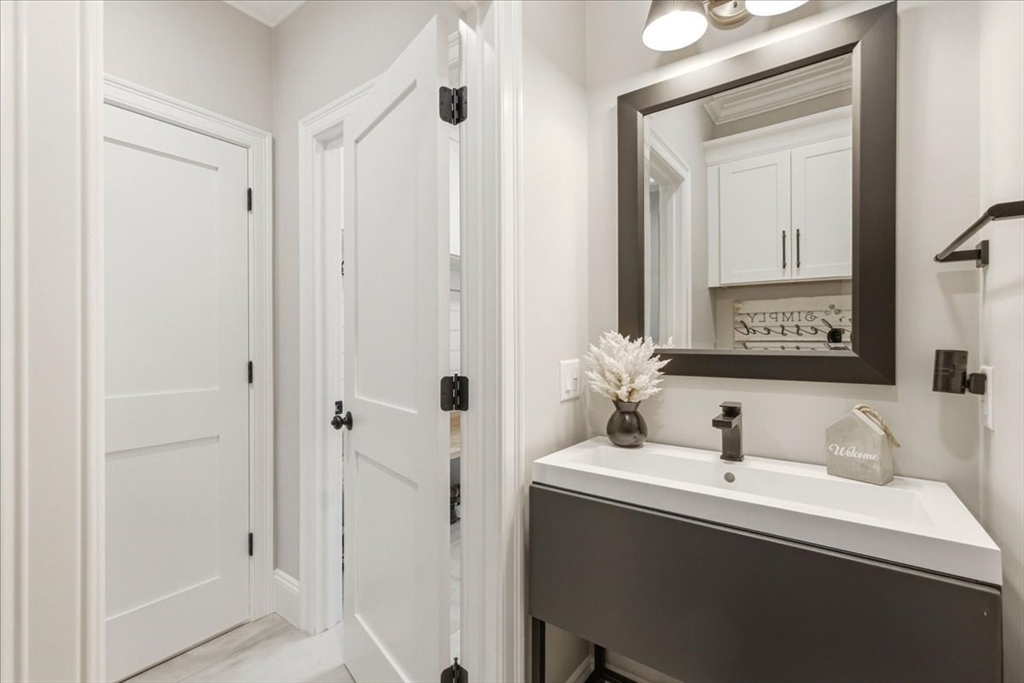 194 Ridge Street Millis, MA 02054 - Photo 13 of 41