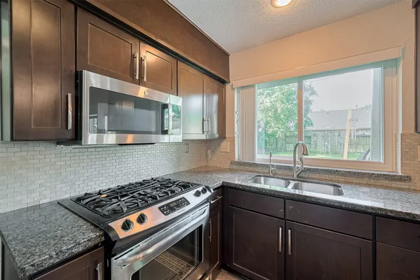 $2,399 | 3426 Hidden Creek Drive, Sugar Land, TX 77479