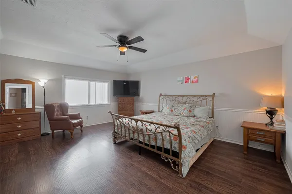 $2,399 | 3426 Hidden Creek Drive, Sugar Land, TX 77479
