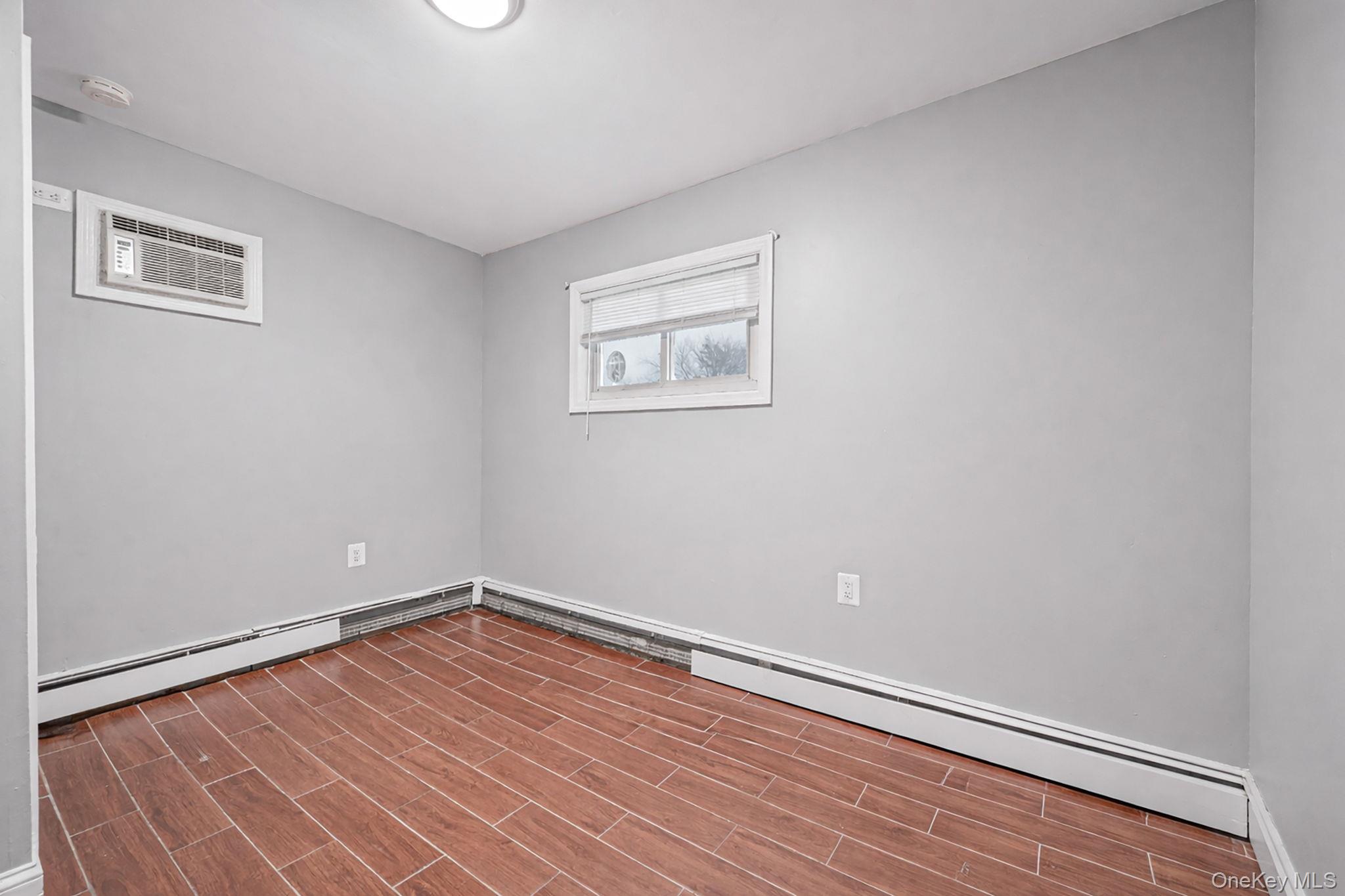 27 Mallard Road Levittown, NY 11756 - Photo 21 of 41