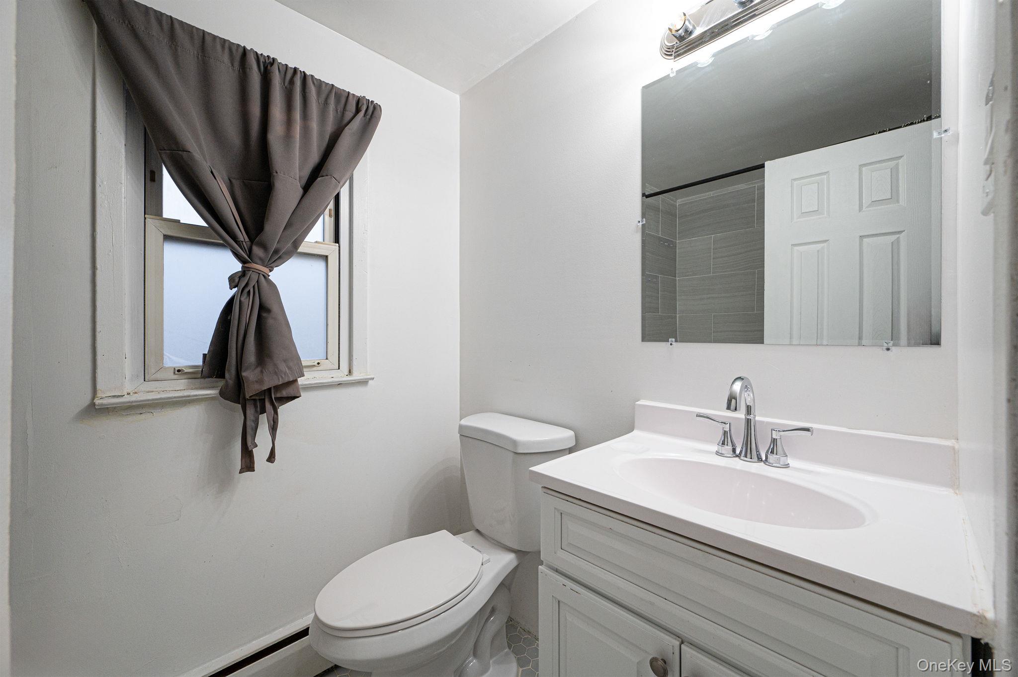 27 Mallard Road Levittown, NY 11756 - Photo 33 of 41