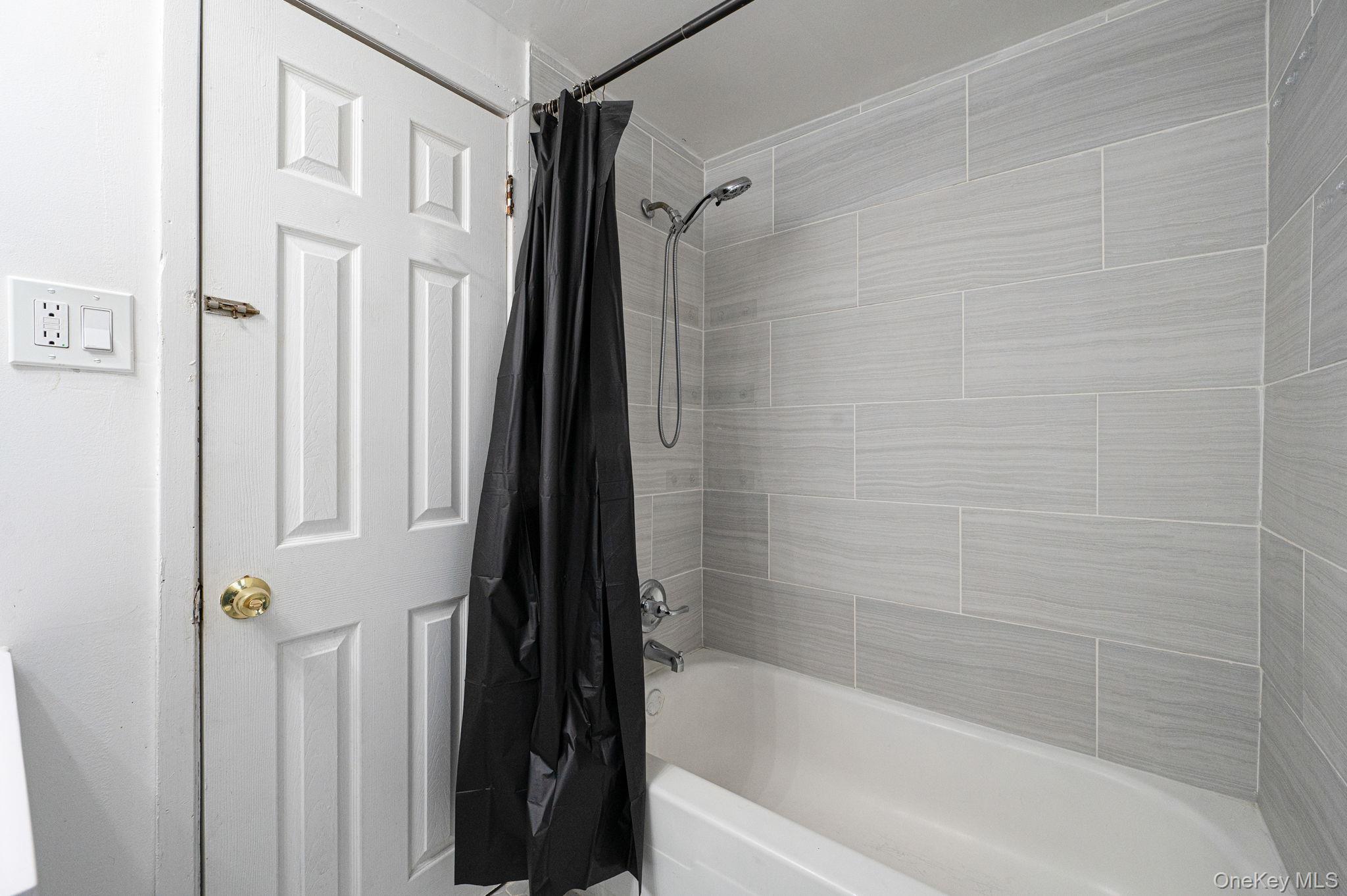 27 Mallard Road Levittown, NY 11756 - Photo 34 of 41