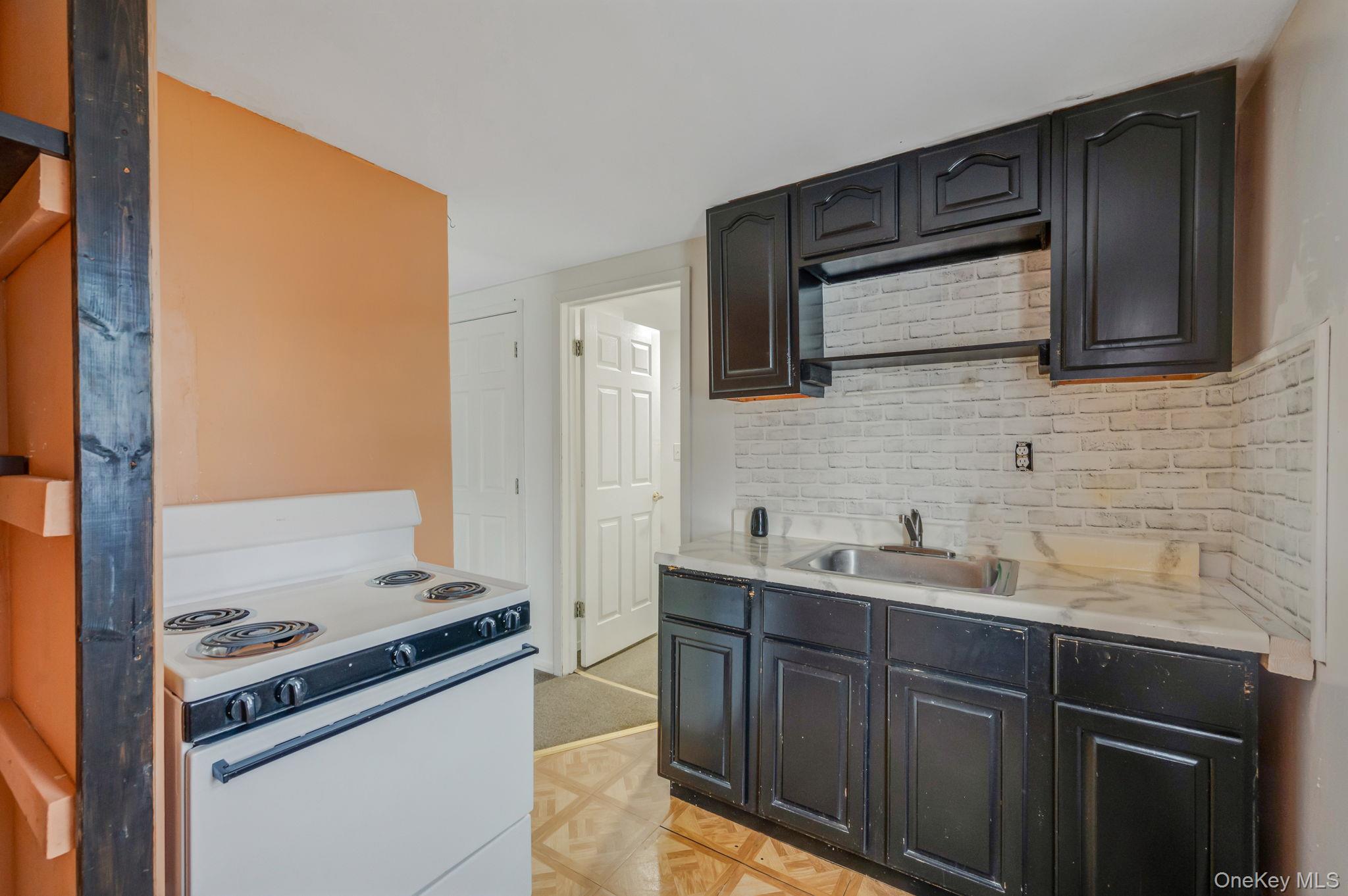 27 Mallard Road Levittown, NY 11756 - Photo 37 of 41