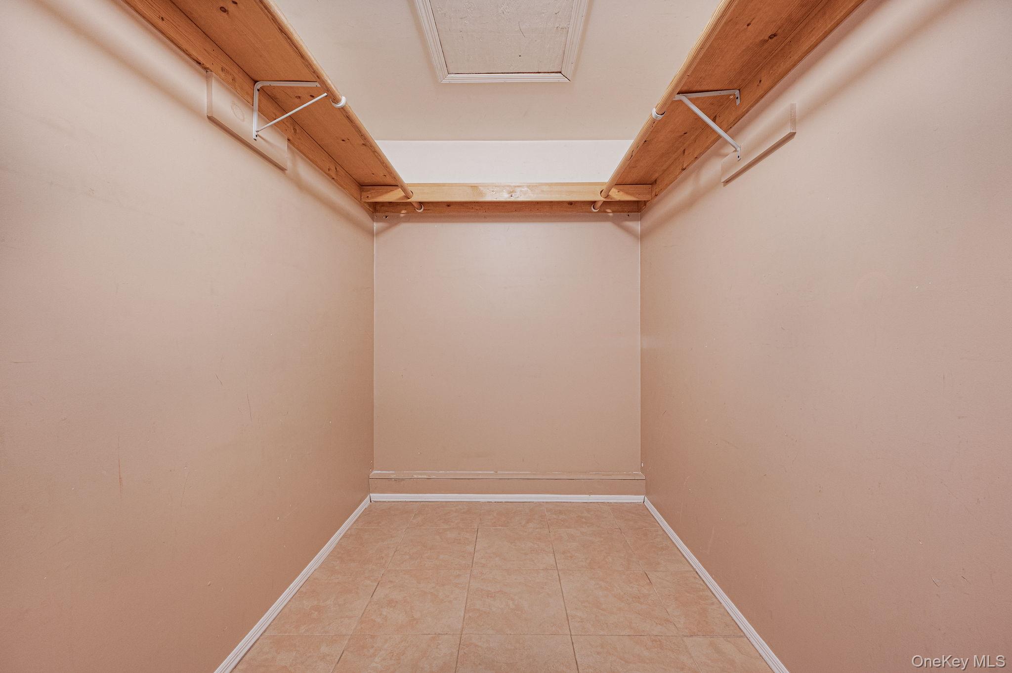 27 Mallard Road Levittown, NY 11756 - Photo 38 of 41