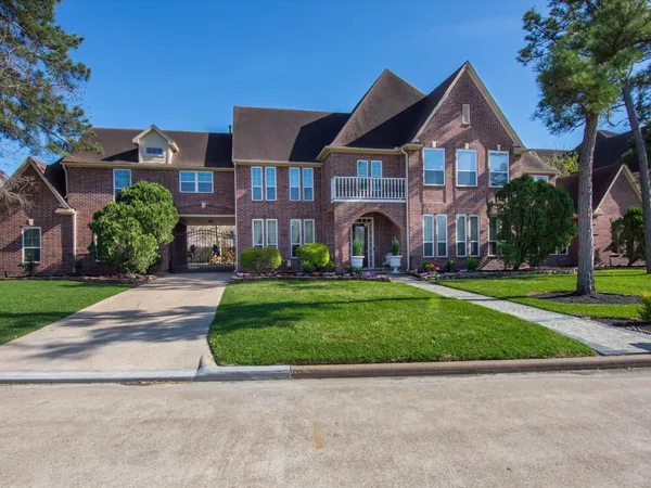 $699,900 | 7507 Naremore Drive, Spring, TX 77379