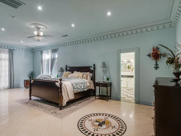$699,900 | 7507 Naremore Drive, Spring, TX 77379