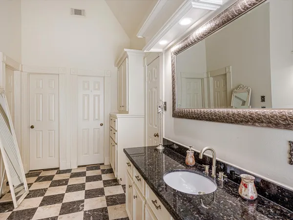 $699,900 | 7507 Naremore Drive, Spring, TX 77379