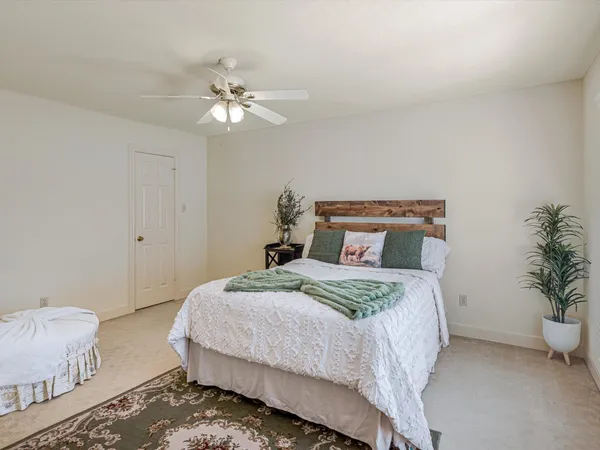 $699,900 | 7507 Naremore Drive, Spring, TX 77379