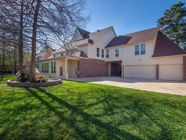 $699,900 | 7507 Naremore Drive, Spring, TX 77379