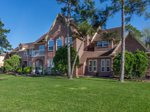 $699,900 | 7507 Naremore Drive, Spring, TX 77379