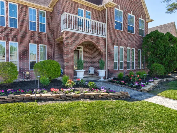 $699,900 | 7507 Naremore Drive, Spring, TX 77379