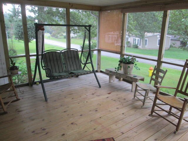 316 Rugby Road Fairfield Glade, TN 38558 - Photo 21 of 21 21 Screened porch