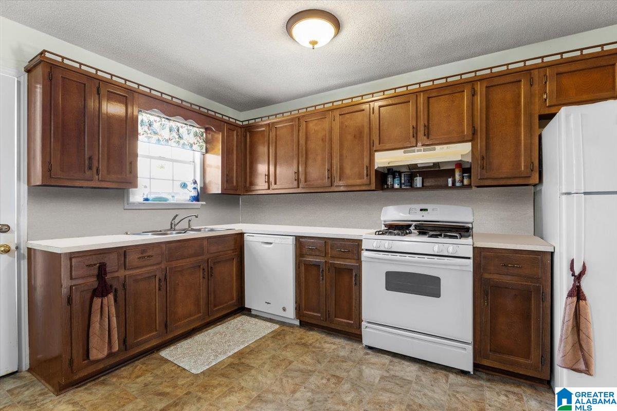 101 Twin Lakes Road Trussville, AL 35173 - Photo 13 of 25