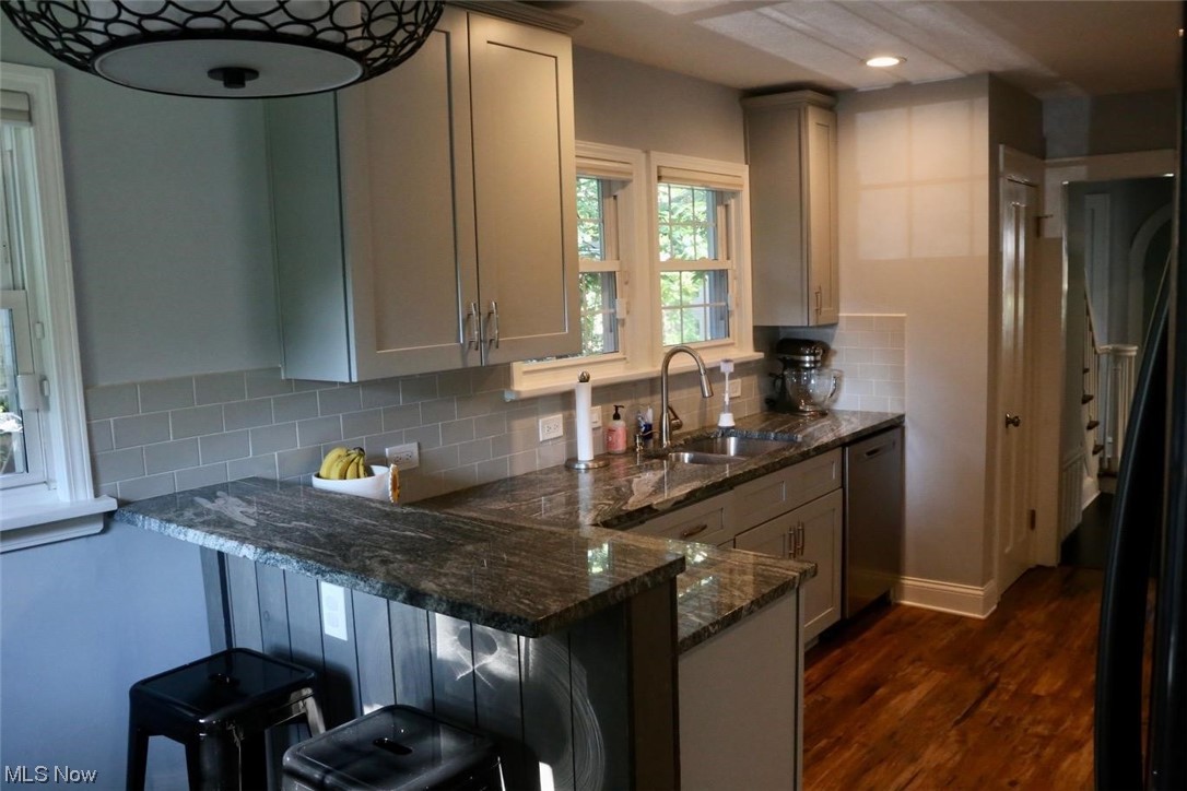 2452 Eaton Road Cleveland, OH 44118 - Photo 15 of 35 Gallery Image 15