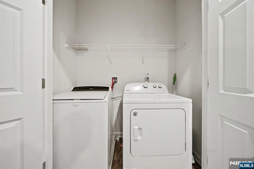 129 Truman Drive Wood-Ridge, NJ 07075 - Photo 33 of 47 a utility room with dryer and washer