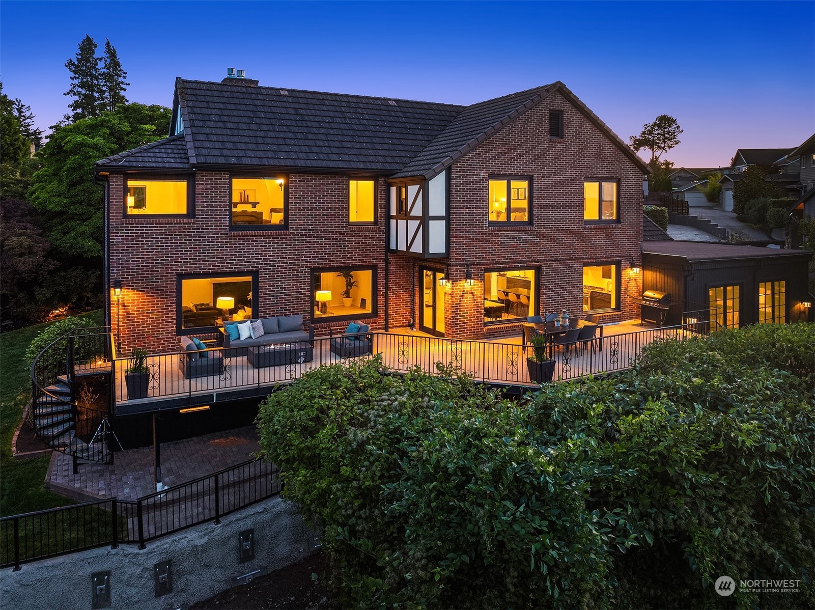 3606 Southwest Admiral Way, Seattle, WA 98126 Compass