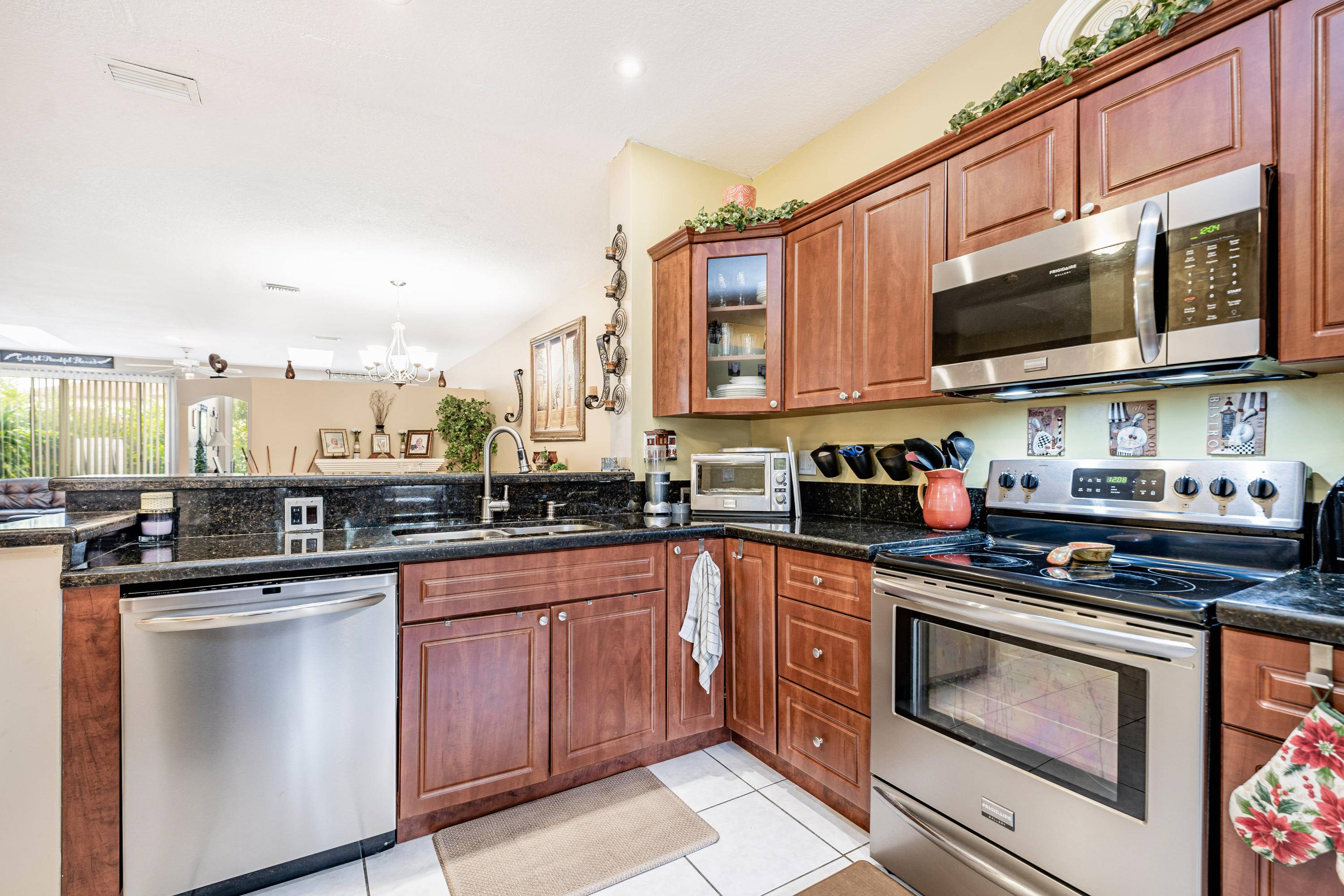 6763 Via Regina Boca Raton, FL 33433 - Photo 13 of 40 17