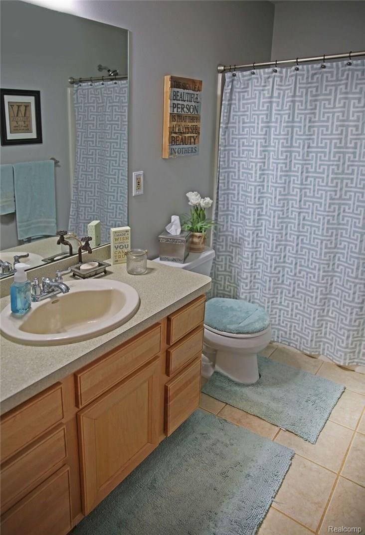 6321 West Sober Road Fowlerville, MI 48836 - Photo 26 of 43 Entry level full bath