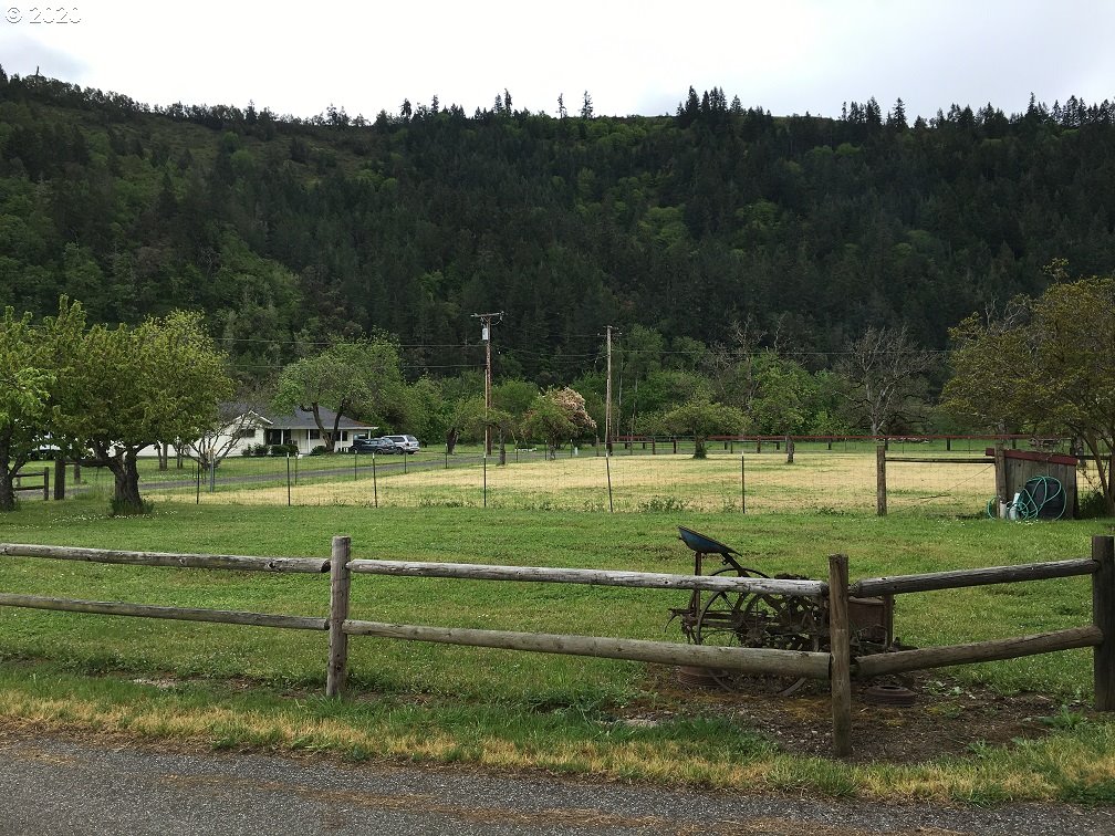 480 Parkinson Road Winston, OR 97496 - Photo 7 of 13 Gallery Image 7