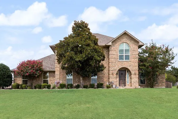 $480,000 | 912 Summer Hill Lane, Red Oak, TX 75154